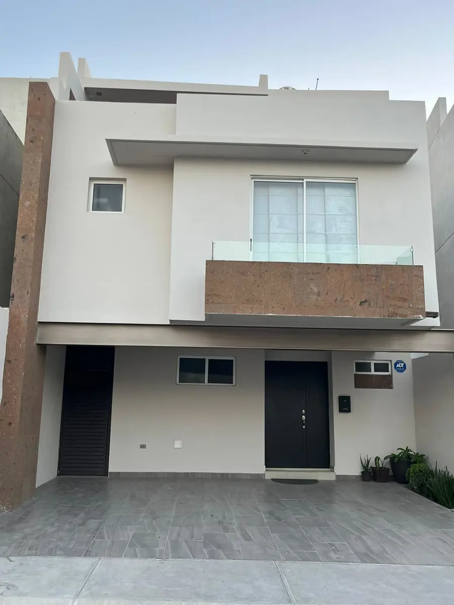 Casa en renta en Fraccionamiento Cumbres la Rioja, García — foto 1 de 27