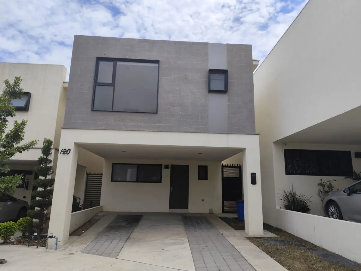 Casa en renta en Fraccionamiento Ferrara Residencial, García — foto 1 de 21