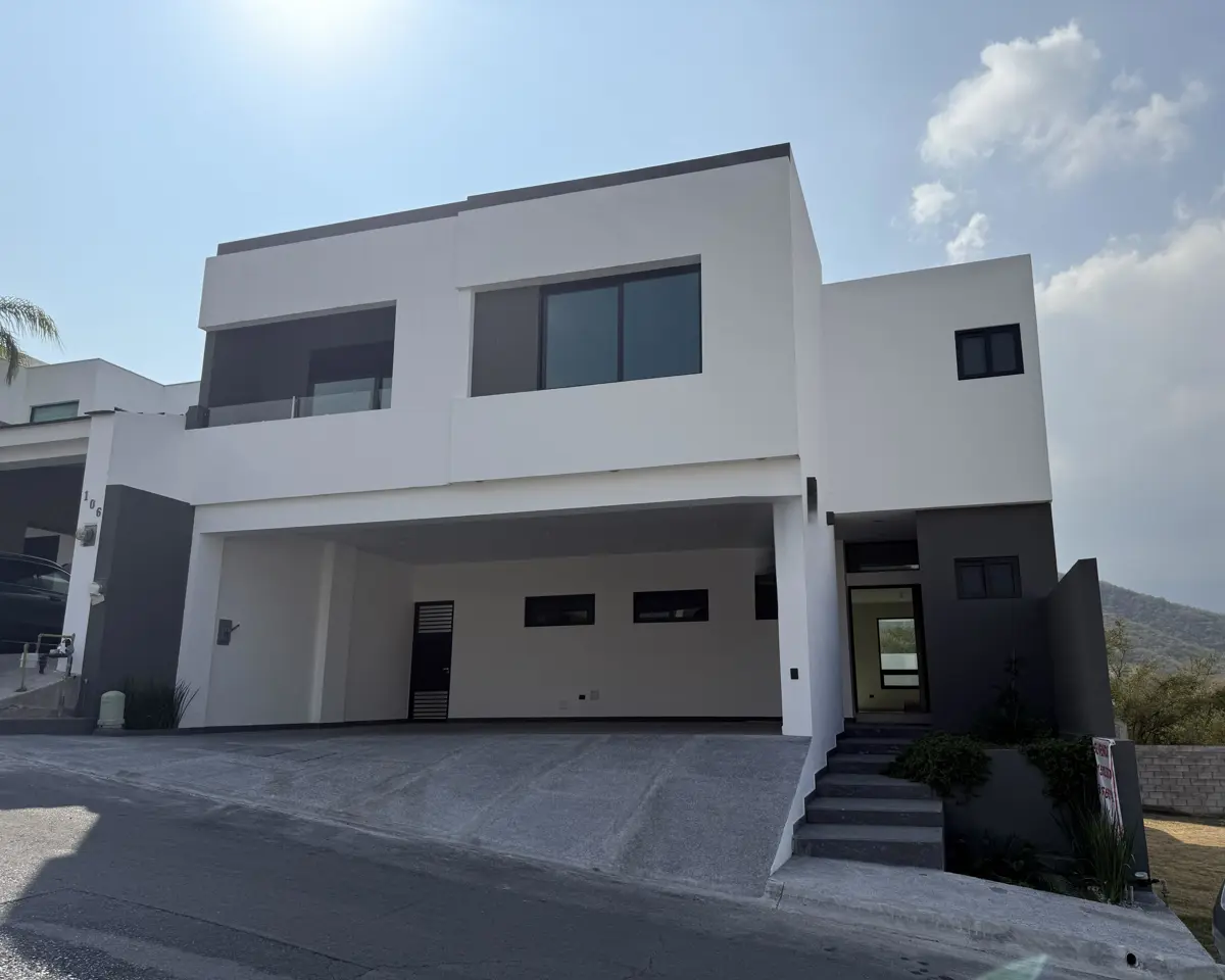Casa en venta en Fraccionamiento Los Milagros de Valle Alto, Monterrey — foto 1 de 21