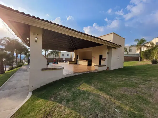 Casa en renta en Residencial Alta California, Tlajomulco de Zúñiga — foto 3 de 4