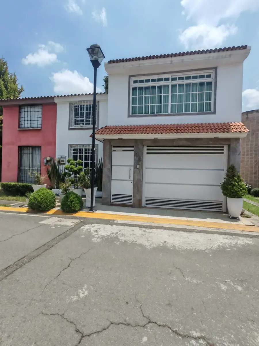 Casa en venta en Hacienda Santa Clara, Lerma — foto 1 de 29