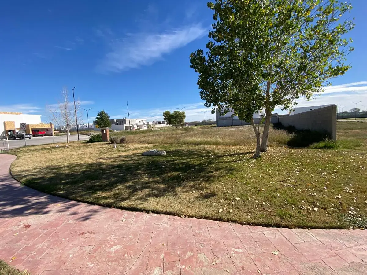 Vista 3 de Terreno en Venta en Villas del Renacimiento