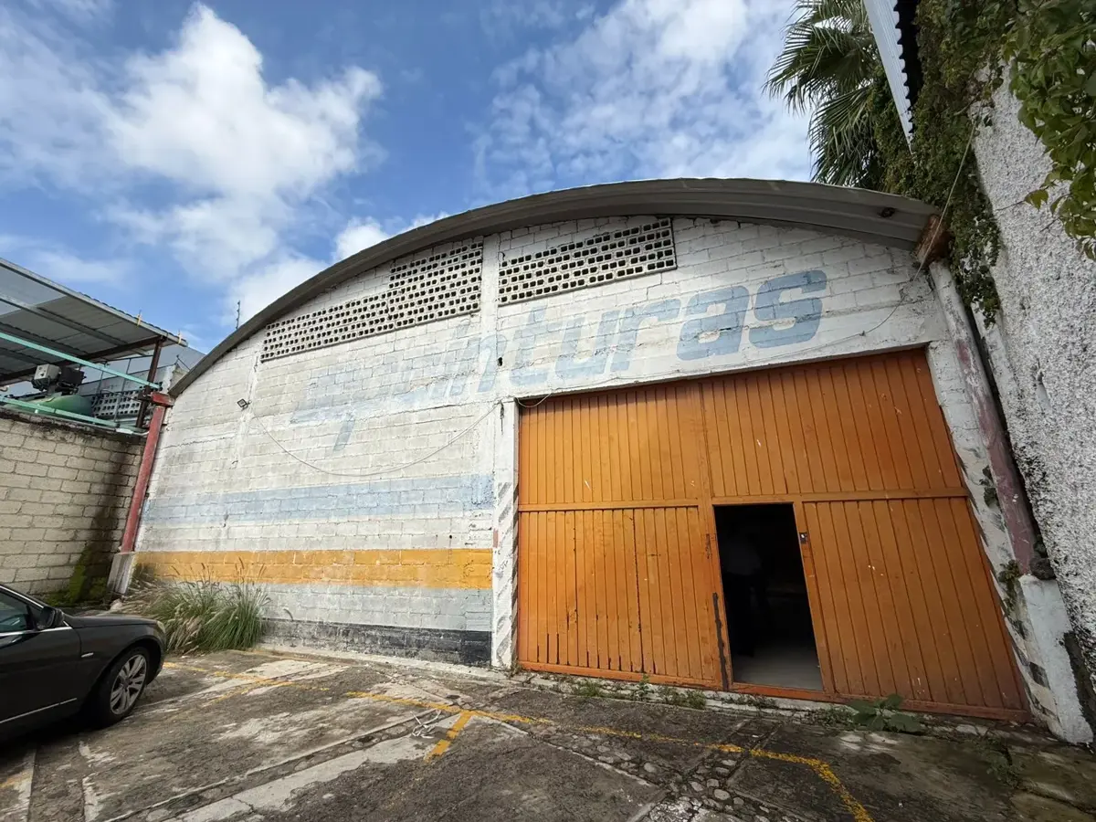 Bodega en venta en San Bernardino Tlaxcalancingo, San Andrés Cholula — foto 1 de 6