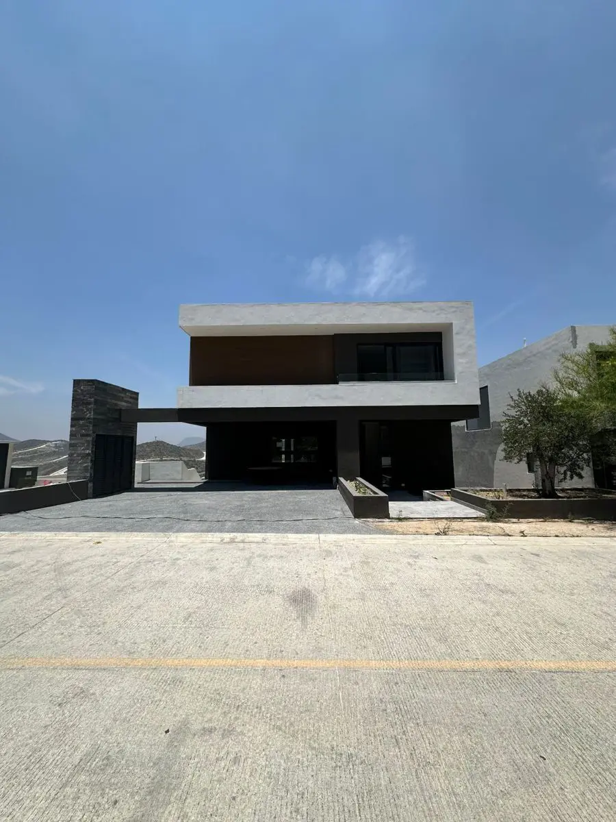 Casa en venta en Ampliación Urbi Villa del Prado 1 Etapa, García — foto 1 de 27