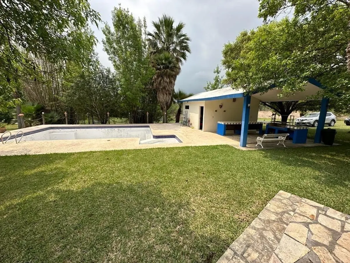 Quinta en venta en Cadereyta Jimenez Centro, Cadereyta Jiménez — foto 1 de 19