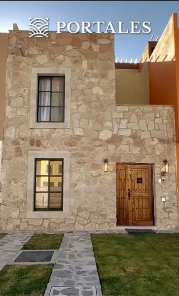 CASA EN VENTA LOS PORTALES  EN ZIRÁNDARO SMA