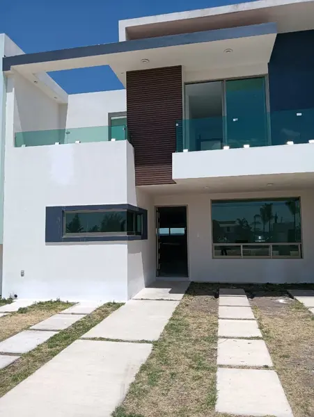 Bonita Casa de 2 Niveles en Fraccionamiento Santa Monica Pachuca