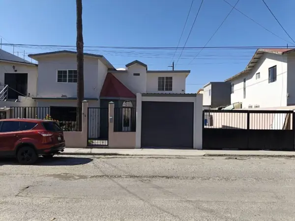 Casa en venta en Valle Dorado, Ensenada — foto 2 de 19