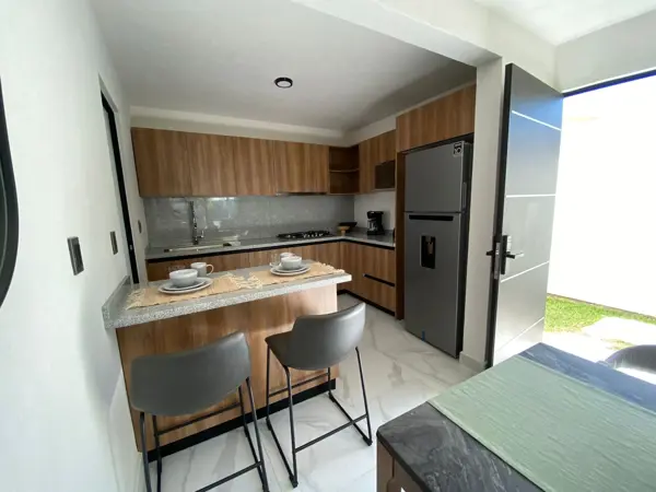 Casa en Venta en Xochitepec: Propiedad en Fraccionamiento Privado con Vista al Agua