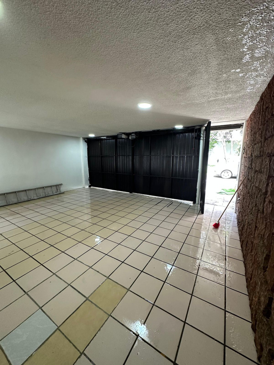 Casa en venta en Presidentes Ejidales 1a Sección, Coyoacán — foto 1 de 31