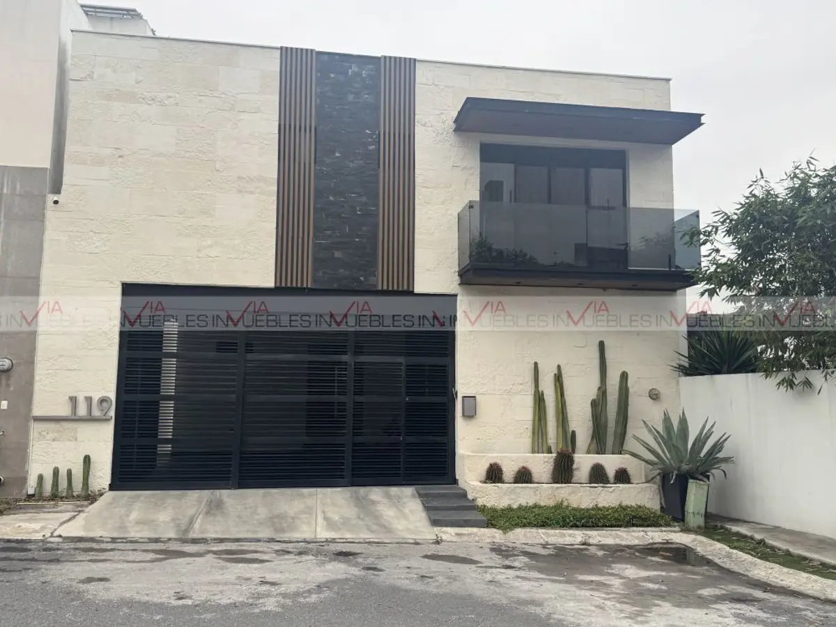Casa en venta en Cumbres Madeira, Monterrey — foto 1 de 25