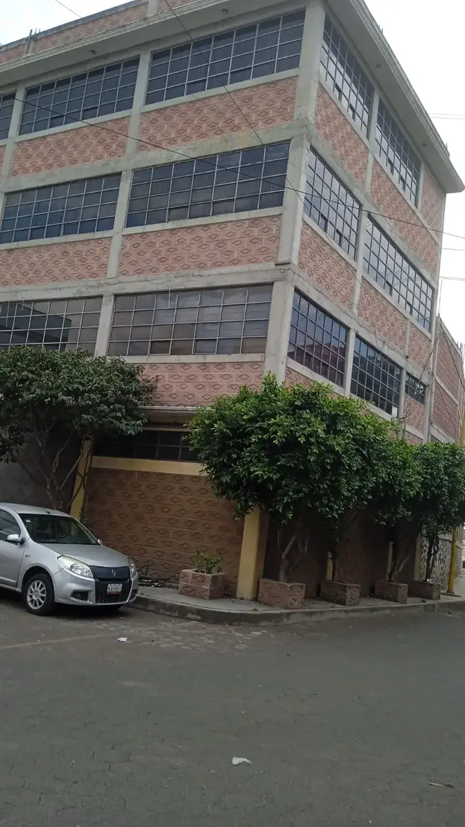 Edificio en renta en Paraje Zacatepec, Iztapalapa — foto 1 de 14