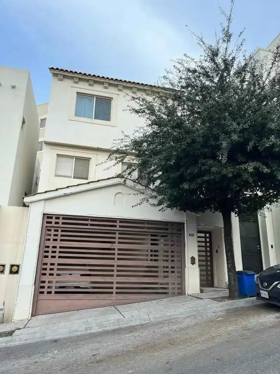 Casa en venta en Bosques del Contry, Guadalupe — foto 1 de 15