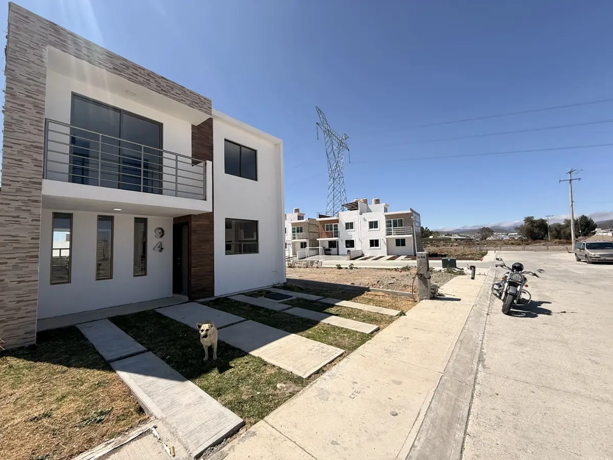 Casa en venta en El Saucillo, Mineral de la Reforma — foto 1 de 10