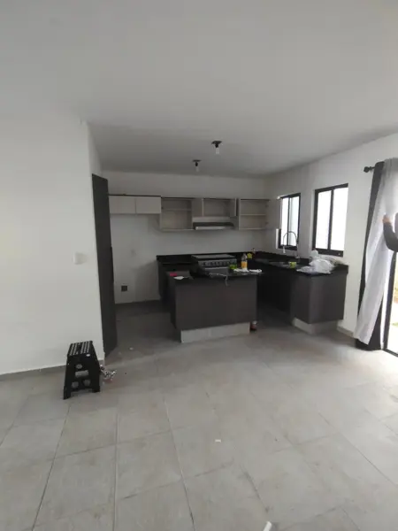 Casa en venta en Lugano, León — foto 3 de 13