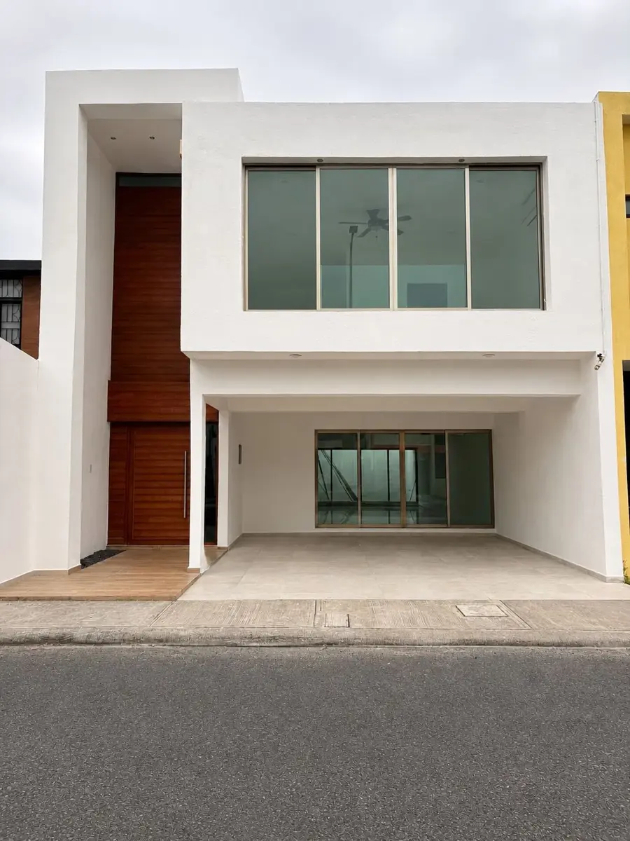 Casa en venta en Lomas de la Rioja, Alvarado — foto 1 de 16