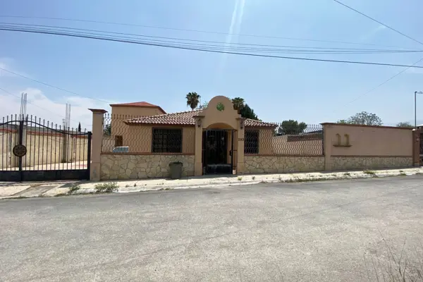 VENTA Casa 1 piso en La Aurora