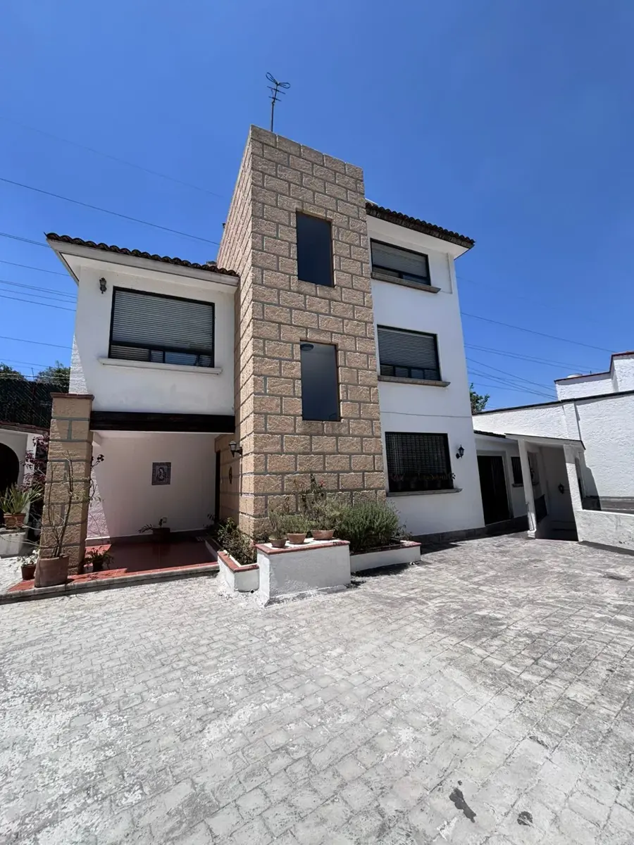 Casa en venta en Heroes de Padierna, Tlalpan — foto 1 de 19