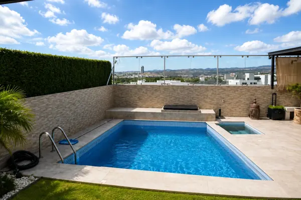 Casa con alberca en Lomas de Juriquilla