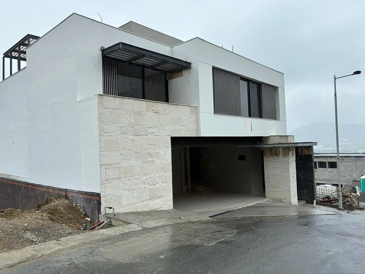 Casa en venta en Castaños del Vergel, Monterrey — foto 1 de 32