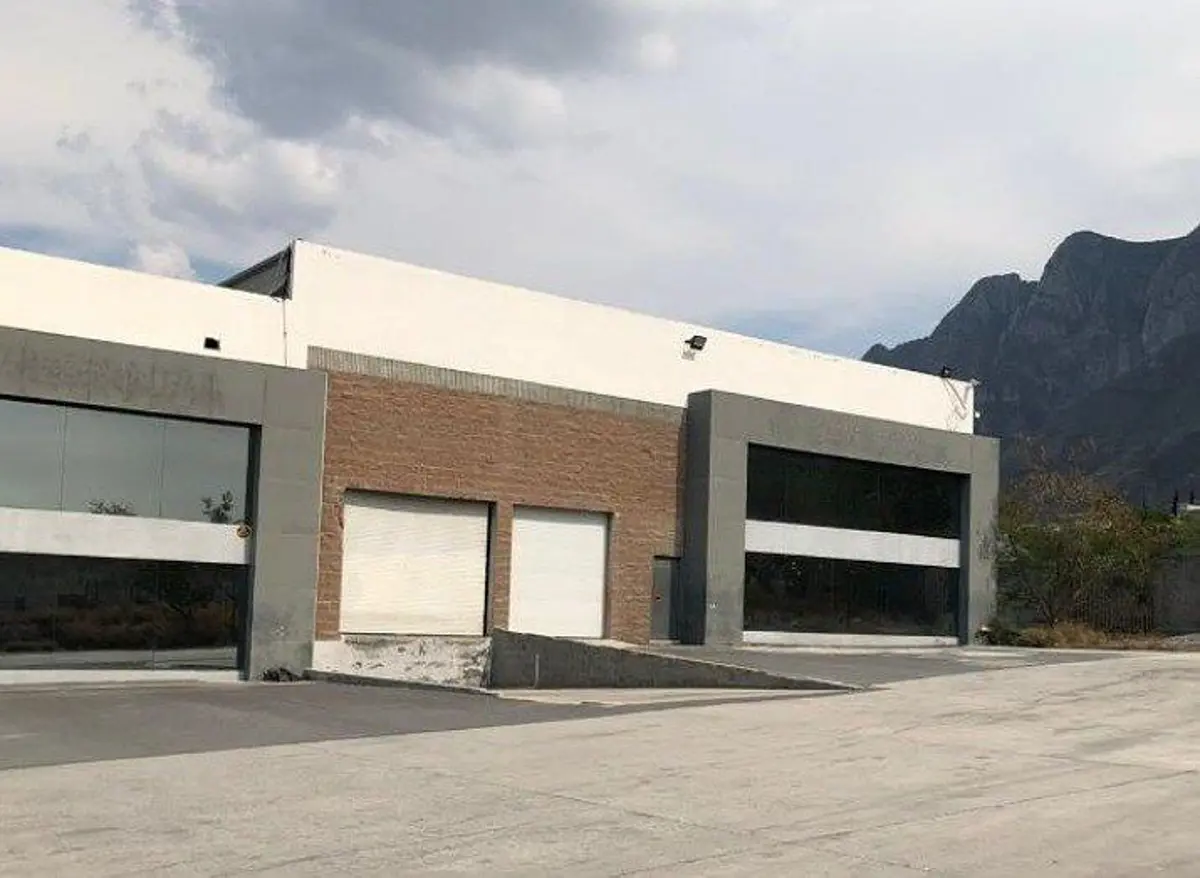 Bodega en renta en Luis Echeverria Alvarez, Santa Catarina — foto 1 de 10