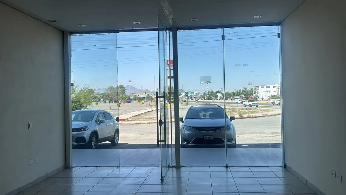 Local en renta en Residencial El Tapanco, Saltillo — foto 1 de 6