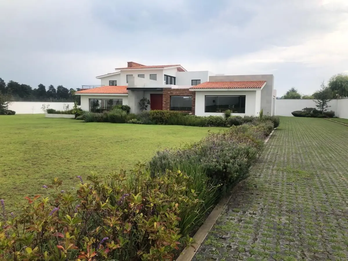 Casa en venta en Cacalomacán, Toluca — foto 1 de 13
