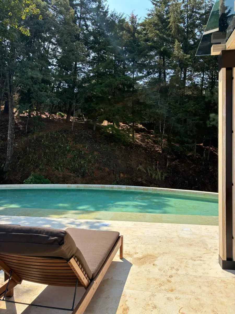 Casa en venta en Valle de Bravo, Valle de Bravo — foto 1 de 4
