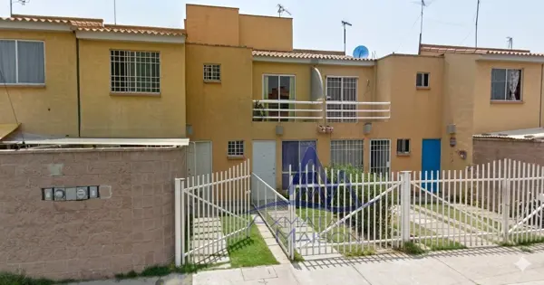Oportunidad de Casa en Remate en Chicoloapan, Propiedad con Balcón JX71