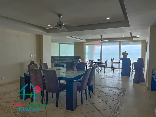 Depa de playa con 4 recámaras, terraza con jacuzzi y vista al mar