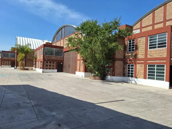 Bodega en Renta en Atlixco: Espaciosa y Funcional