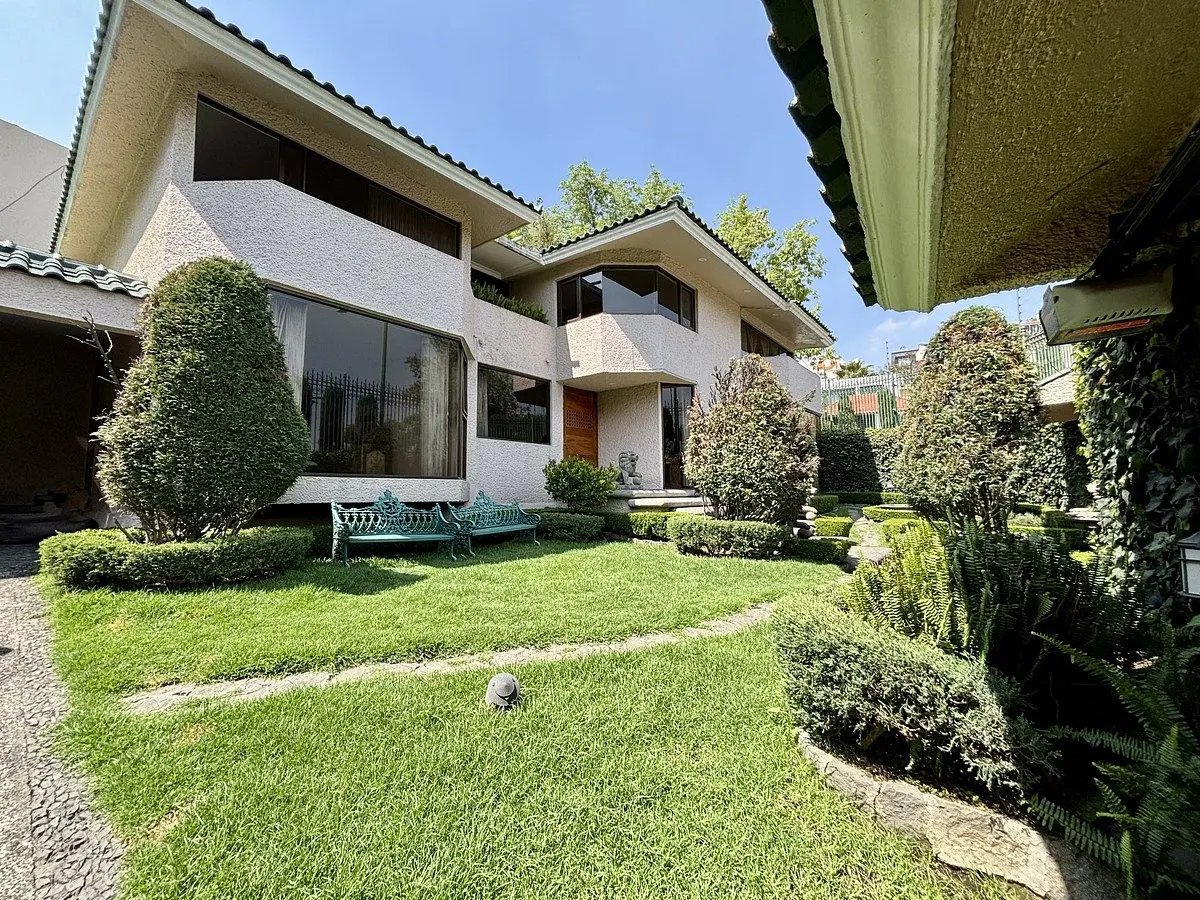 Casa en venta en Jardines En la Montaña, Tlalpan — foto 1 de 24
