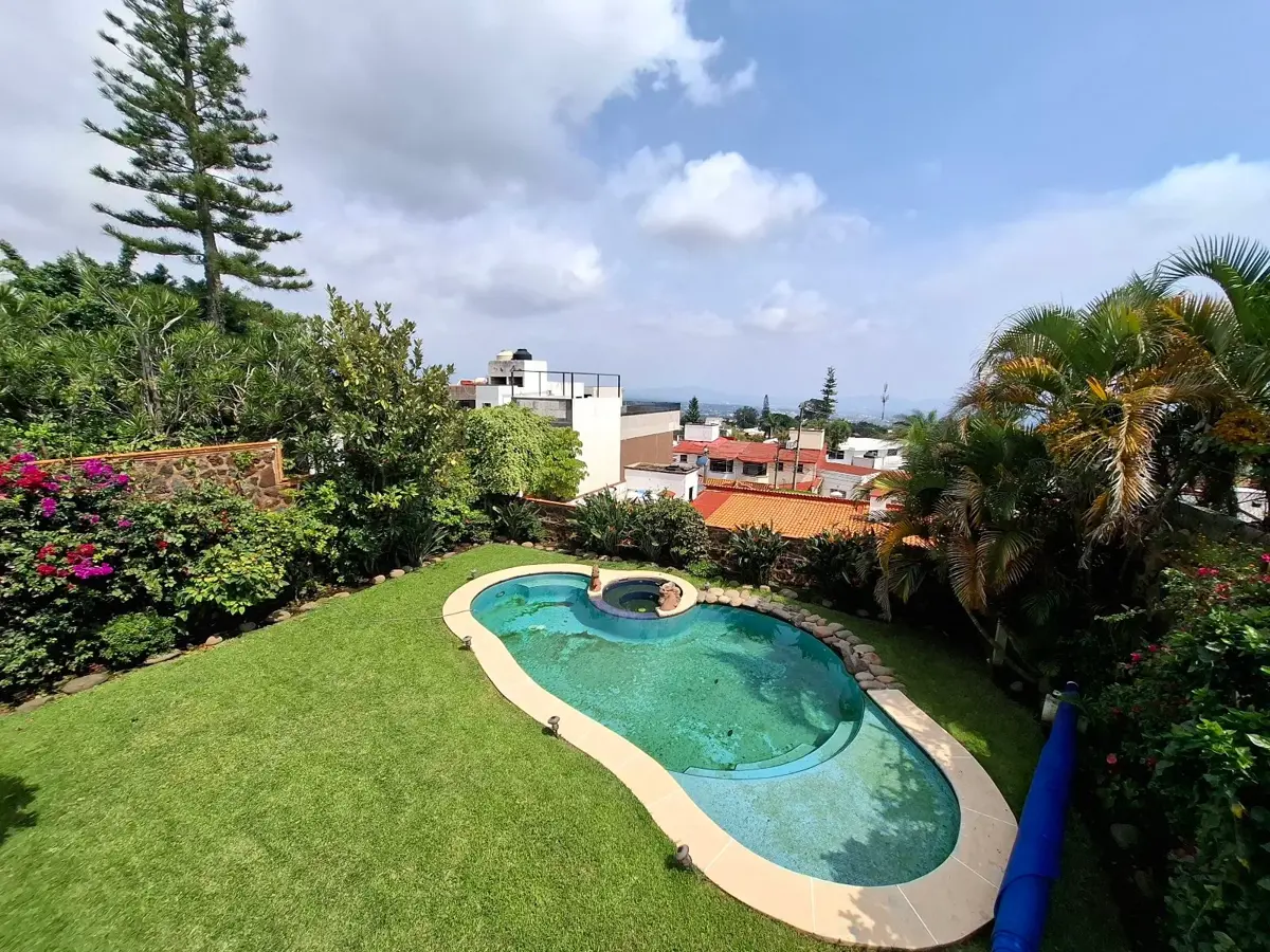 Casa en venta en Lomas de Tetela, Cuernavaca — foto 1 de 23