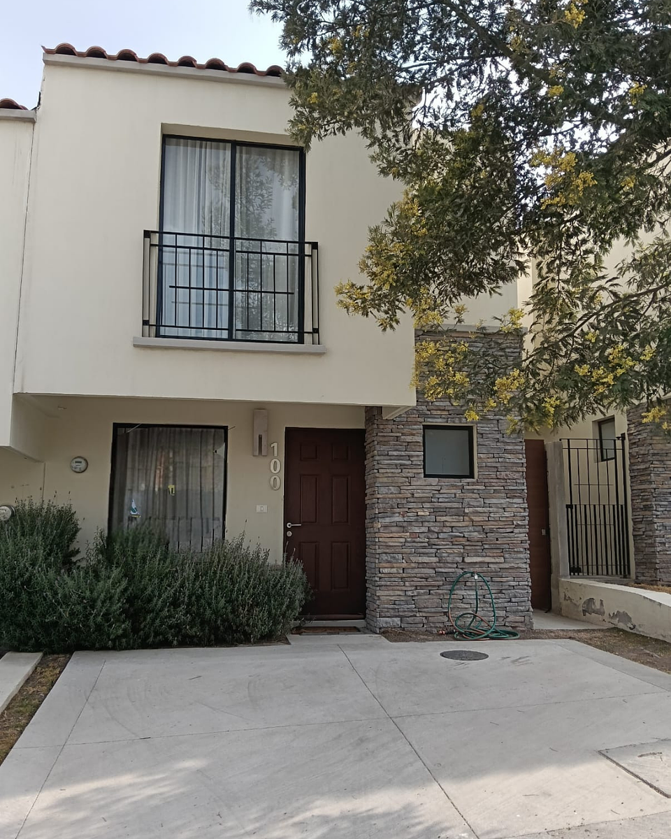 Casa en renta en Capital Sur, El Marqués — foto 1 de 27