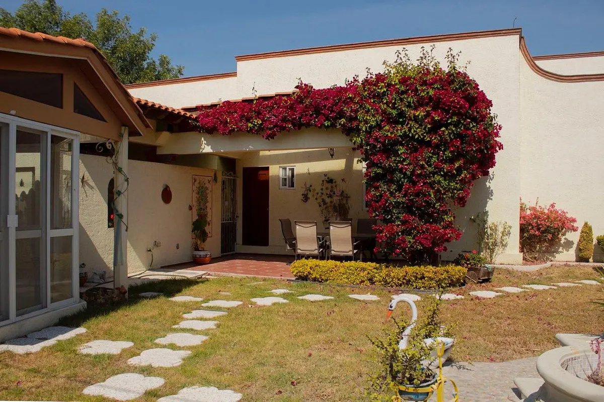 Casa en venta en Huertas El Carmen, Corregidora — foto 1 de 42