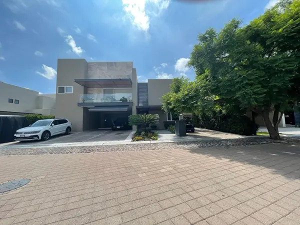Casa en Venta el Campanario Queretaro