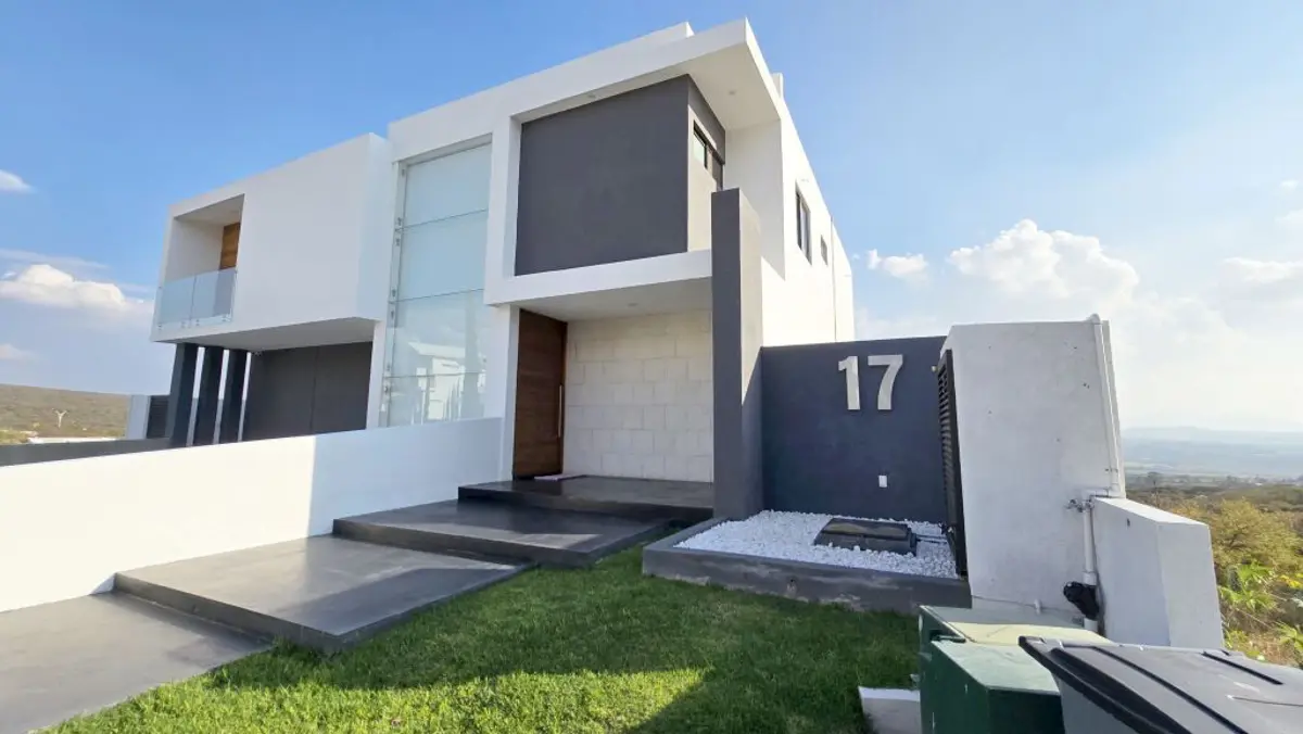 Casa en venta en Vista Real y Country Club, Corregidora — foto 1 de 39