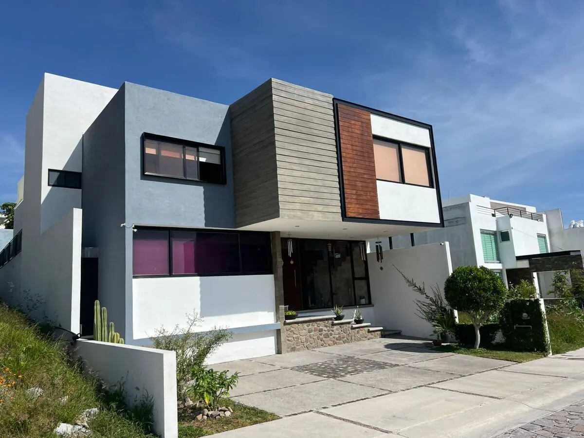 Casa en venta en Cañadas del Lago, Corregidora — foto 1 de 34