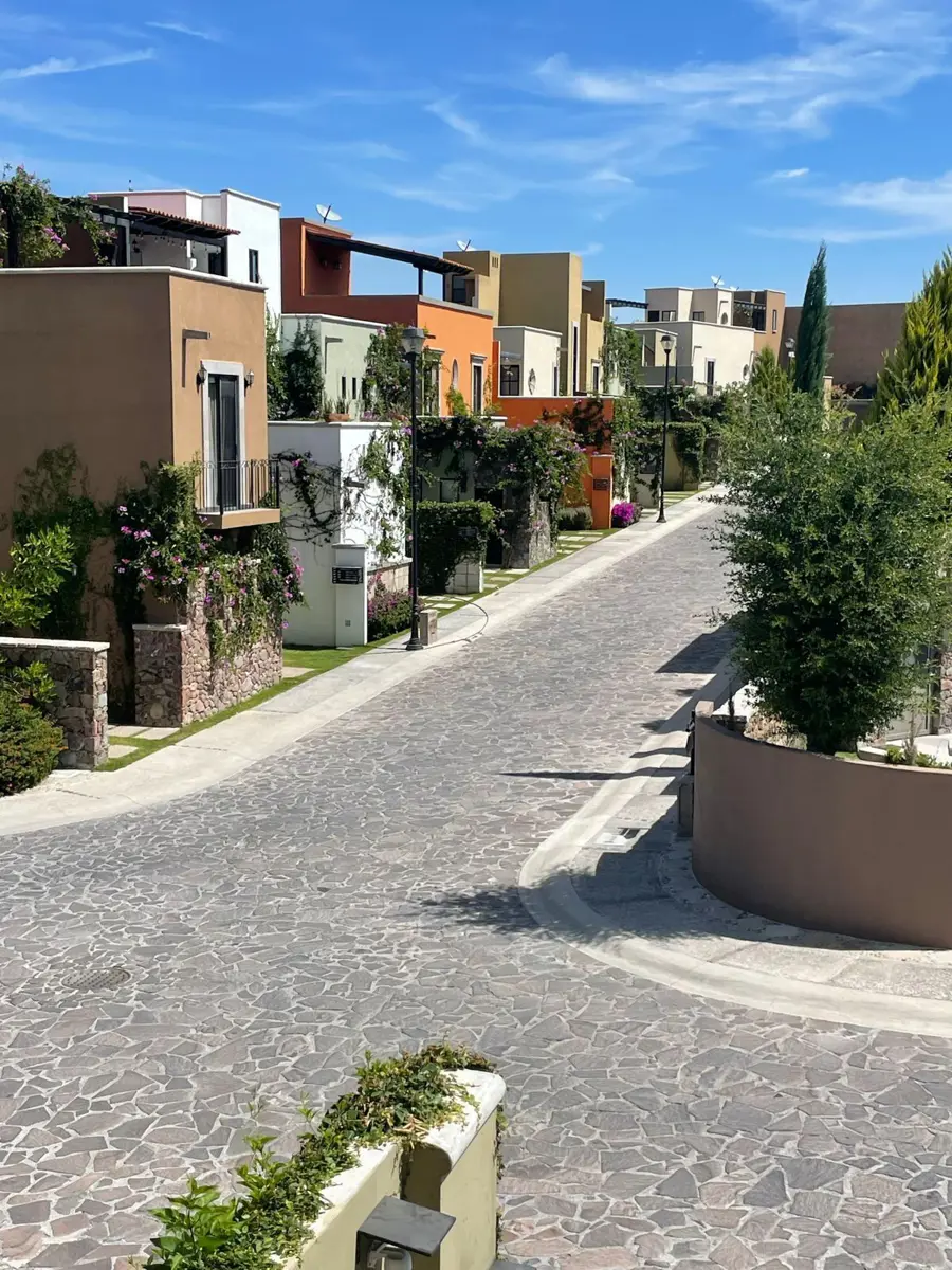 Casa en renta en Lomas de San José, San Miguel de Allende — foto 1 de 29