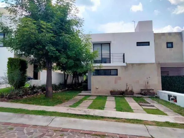 Casa en venta en privada en Cumbres del Lago