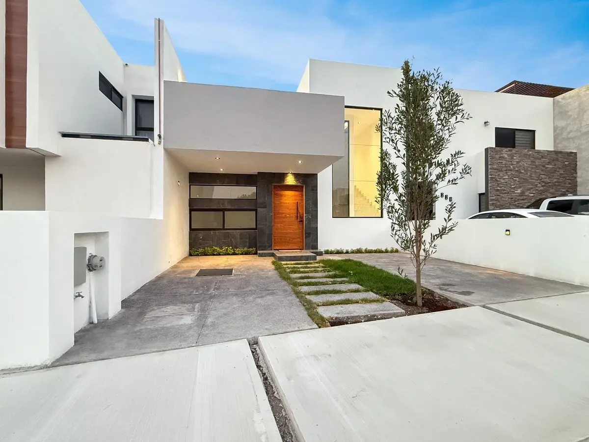 Casa en venta en Cañadas del Arroyo, Corregidora — foto 1 de 25