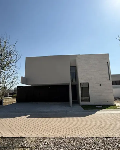 Casa en Preventa en lomas del campanario norte San Benito en Queretaro — foto 1 de 37