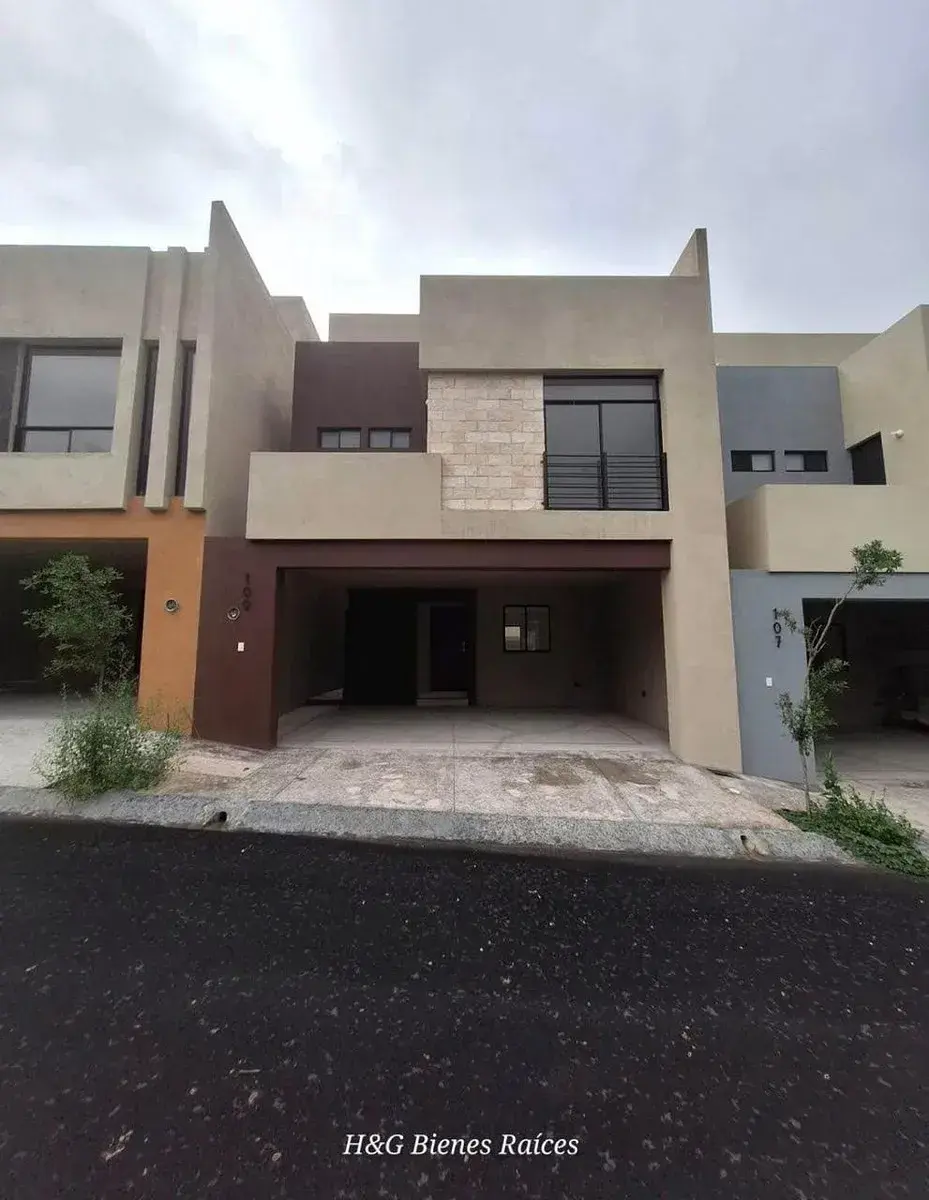 Casa en Venta en Dominio Cumbres Casa en Venta en Dominio Cumbres