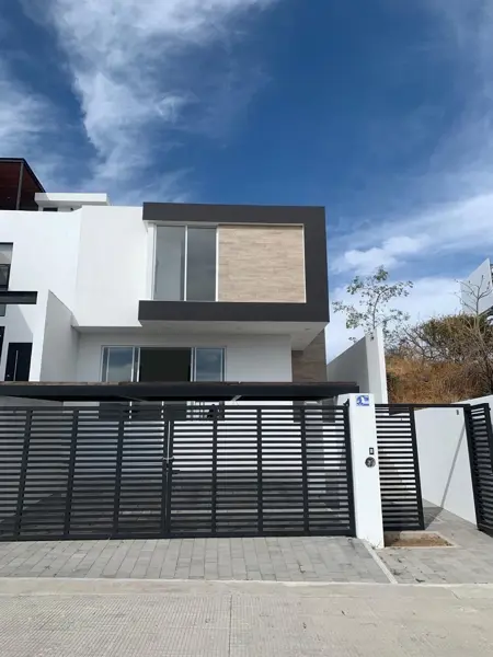 Casa en venta en real de Juriquilla Querétaro — foto 1 de 33