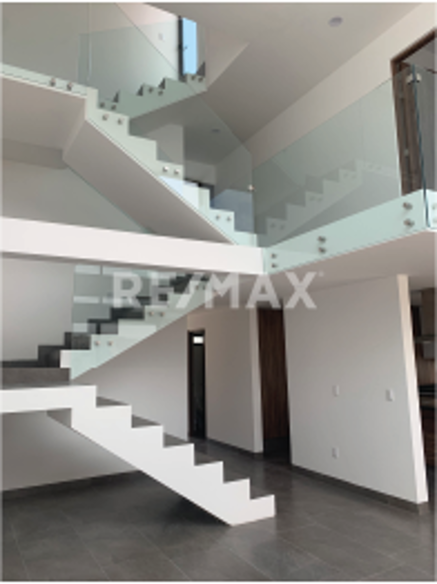 Casa en venta en Zibatá, El Marqués — foto 1 de 36