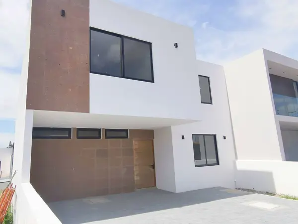 CASA EN VENTA LOMAS DE JURIQUILLA, QUERÉTARO CASA EN VENTA LOMAS DE JURIQUILLA, QUERÉTARO