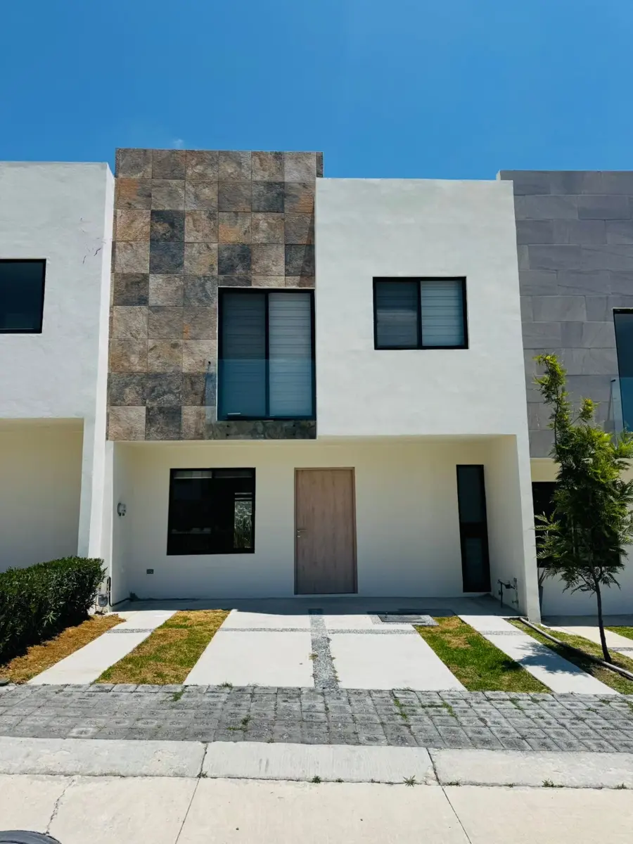 Casa en renta en Lomas de Angelópolis, San Andrés Cholula — foto 1 de 26