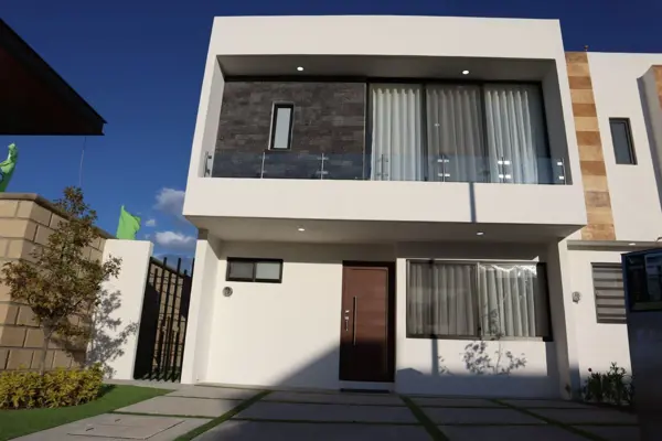 Casa en Venta San Isidro Juriquilla Queretaro — foto 1 de 18