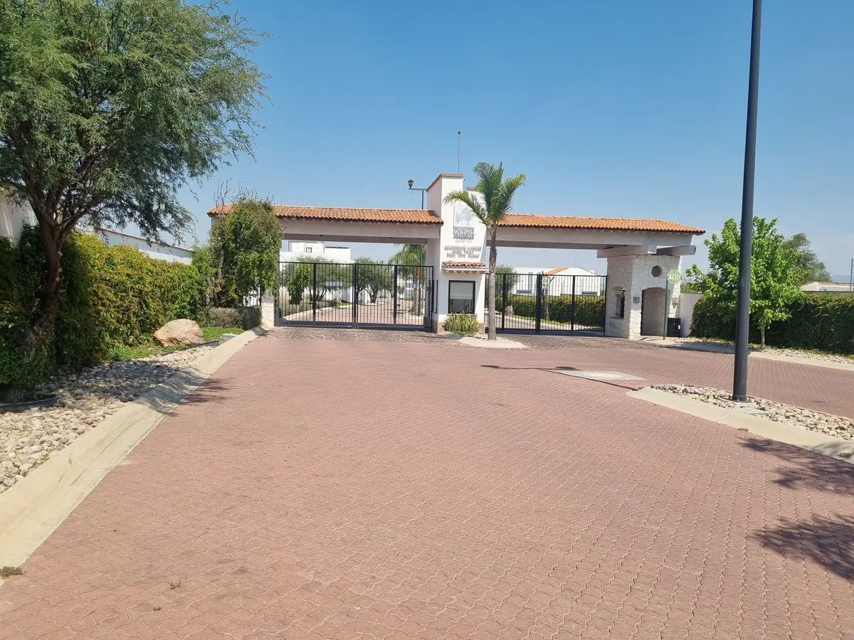 Terreno en venta en Ciudad Maderas Residencial Querétaro, El Marqués — foto 1 de 15