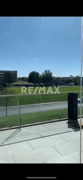 LOCAL EN RENTA PLANTA ALTA LA RESERVA EL CAMPANARIO QUERETARO CLR230315A-AE